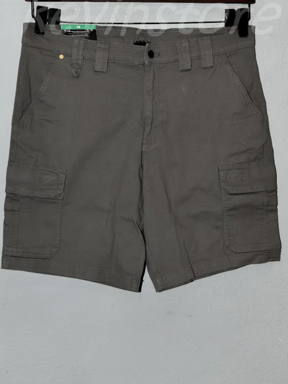 3 PAIRS CAT ( CATERPILLAR)  Men's Cargo ShortS. Price is for 3 .